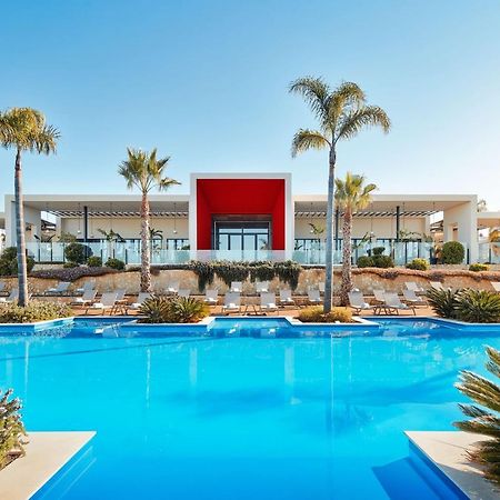 منتجع وجولف وبيتش بيستانا بلو الفور شامل الكل ألفور المظهر الخارجي الصورة The swimming pool at the Hard Rock Hotel