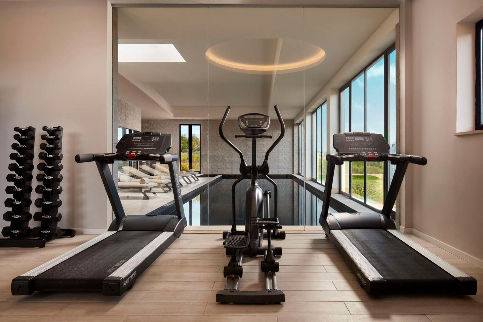 منتجع وجولف وبيتش بيستانا بلو الفور شامل الكل ألفور المظهر الخارجي الصورة The gym at The Ivy Collection